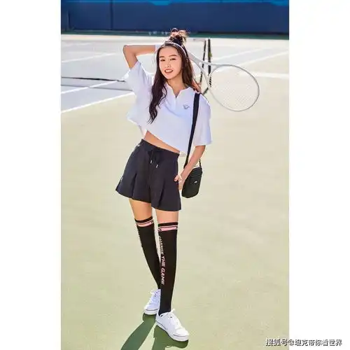 木村光希晒纤腰庆雨过天晴派心予摄影师高调放闪
