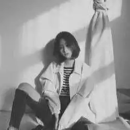 伤感孤单黑白女生头像痴情有罪我来背
