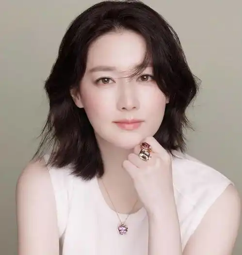 十位神仙颜值的韩国女星,金泰熙宋慧乔上榜,谁才是你的女神
