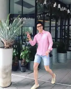 这样的男人,50岁都有姑娘想睡
