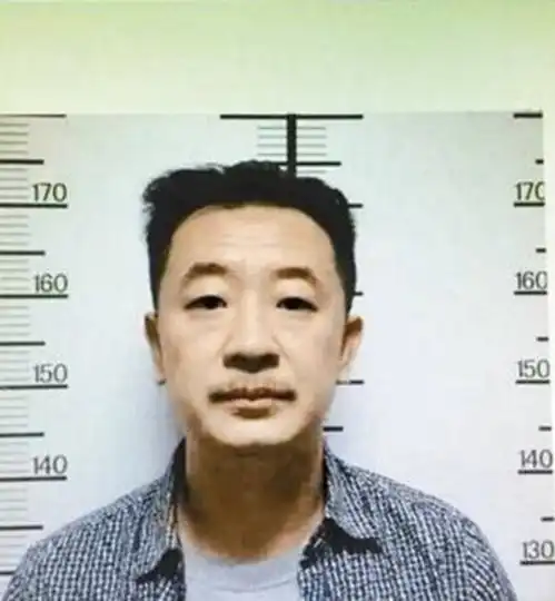 曲栅栅目睹黄海波陷入低谷,从未想过离开,用瘦弱的肩膀撑起家
