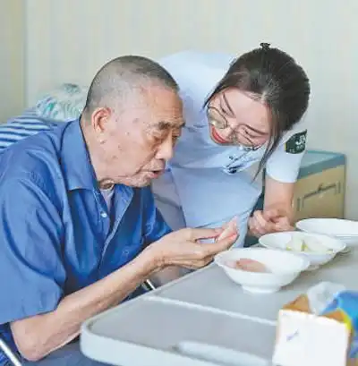 让健康养老更有保障新职业新故事
