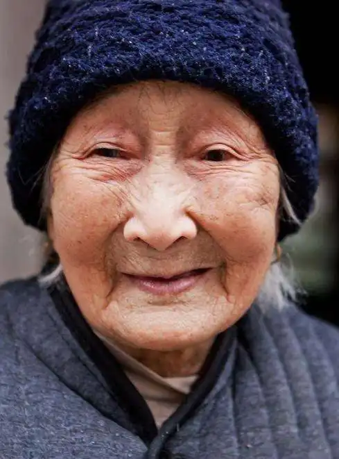 人老了为什么身上会有味人老了为什么身上会有味有些老人味可能是疾病信号
