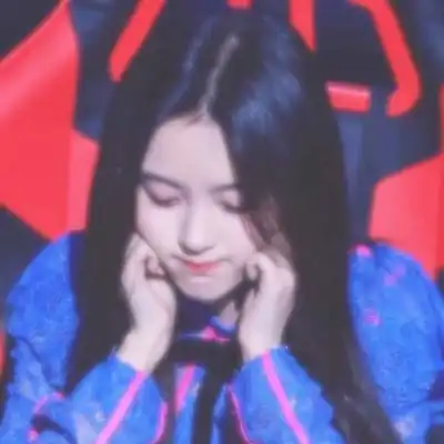 朦胧韩系风女头
