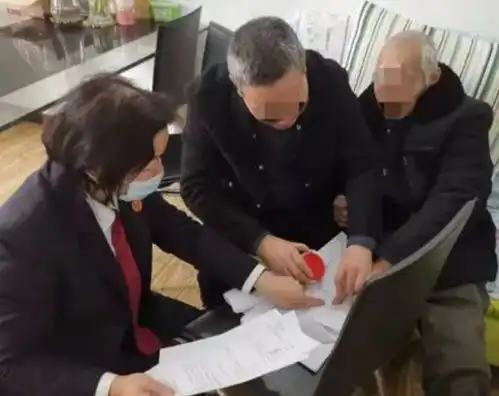 女人50岁刚退休,老公把瘫痪的婆婆接来养老,女子做法惊呆了老公
