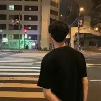 闺蜜头像丧系黑色男生