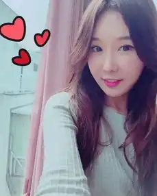连女儿都嫉妒的50岁童颜女神,狂秀马甲线大长腿,健身的女人很可怕
