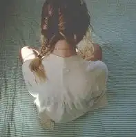 恋爱中女人最掉价的10种行为
