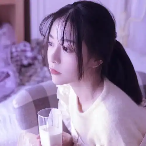 紫色系女生头像
