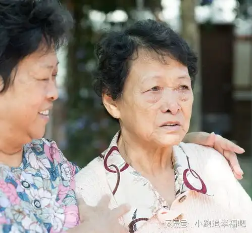 68岁老人哭诉家里有老人太长寿,是对子女最大的惩罚,好难熬
