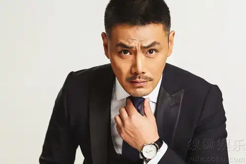 邵兵黑色系写真透露男人成熟硬朗风
