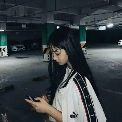 女头像橙色系短发