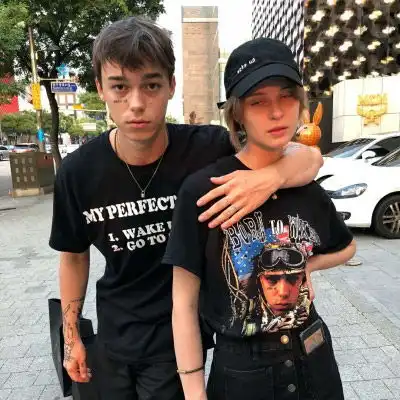 情侣头像两张配对欧美最潮情侣头像
