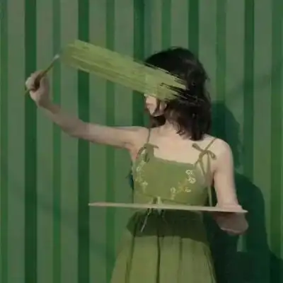 绿色系女生动漫头像清新