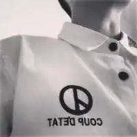 男生头像白色系可爱红色