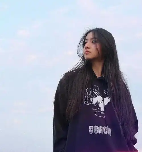 日本女模特木村光希
