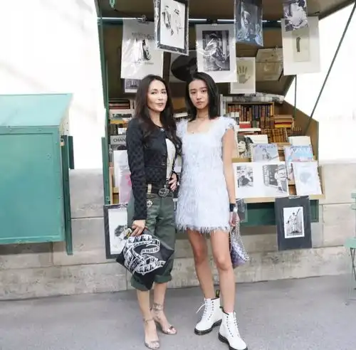 15岁的木村拓哉次女木村光希出道时尚圈,吸引一大波颜值粉
