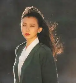 50岁萧蔷近照身材好火辣,面容姣好似少女
