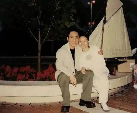 19岁的陈婷领着50岁张艺谋回家陈妈妈你怎么把巩俐男友带回家
